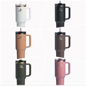 Stanley the colors posted Cup come with topper boot cover! All colors